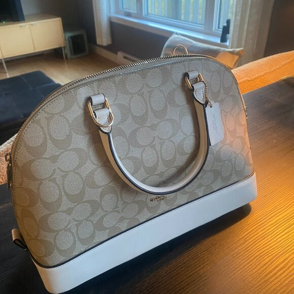 👜 Coach Sierra Satchel – Signature Canvas Classic 👜 - Picture 4 of 8